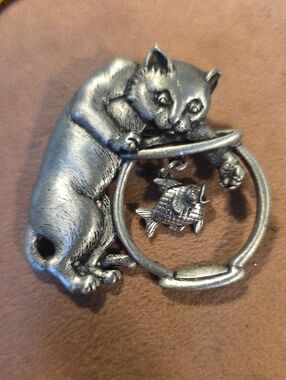 VTG JJ Jonette Jewelry Pewter Cat & Fish Bowl Dangling Charm Brooch Pin